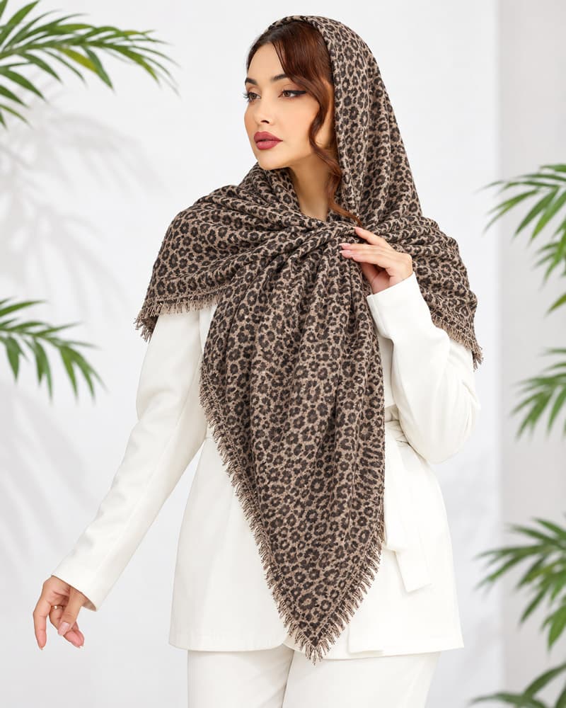 شال وارداتی پلنگی دور ریش رنگ قهوه‌ای کم‌رنگ