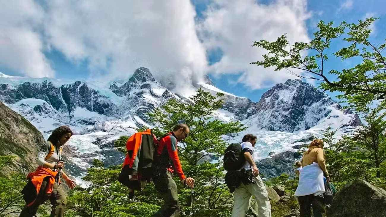 لباس مناسب پیادهروی زنانه